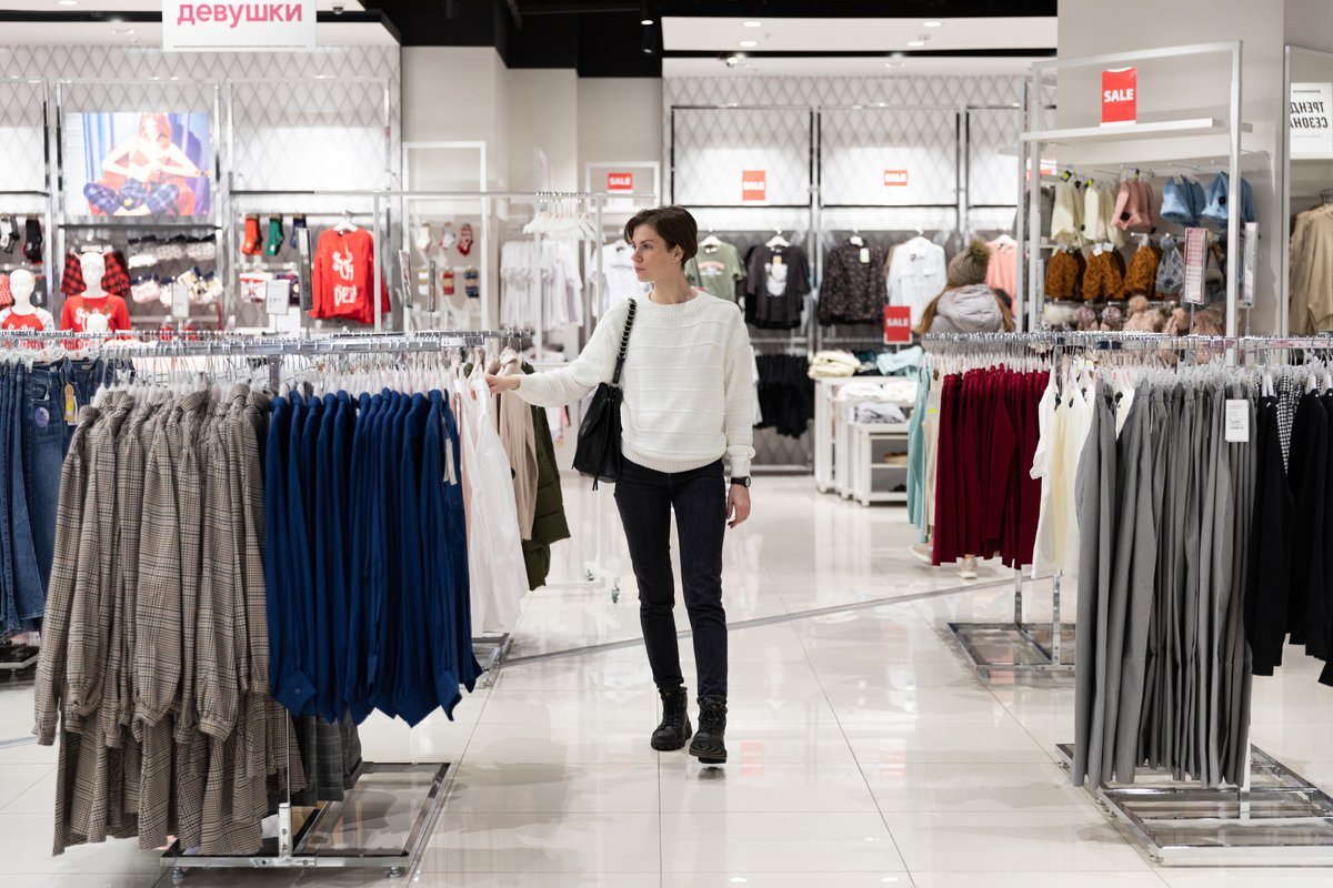 Movimento no varejo físico recua 0,5% em 2025