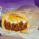 Taco Bell lança Burrito 5 Layer no Brasil, campeão de venda global