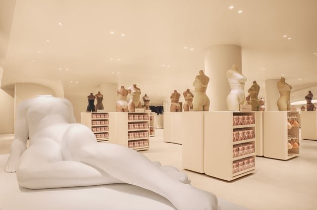 Skims inaugura flagship em Chicago e amplia presença física