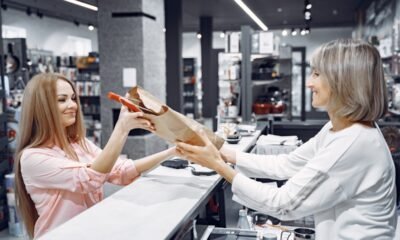 Confiança do Comércio avança 3 pontos em janeiro, mostra FGV IBRE