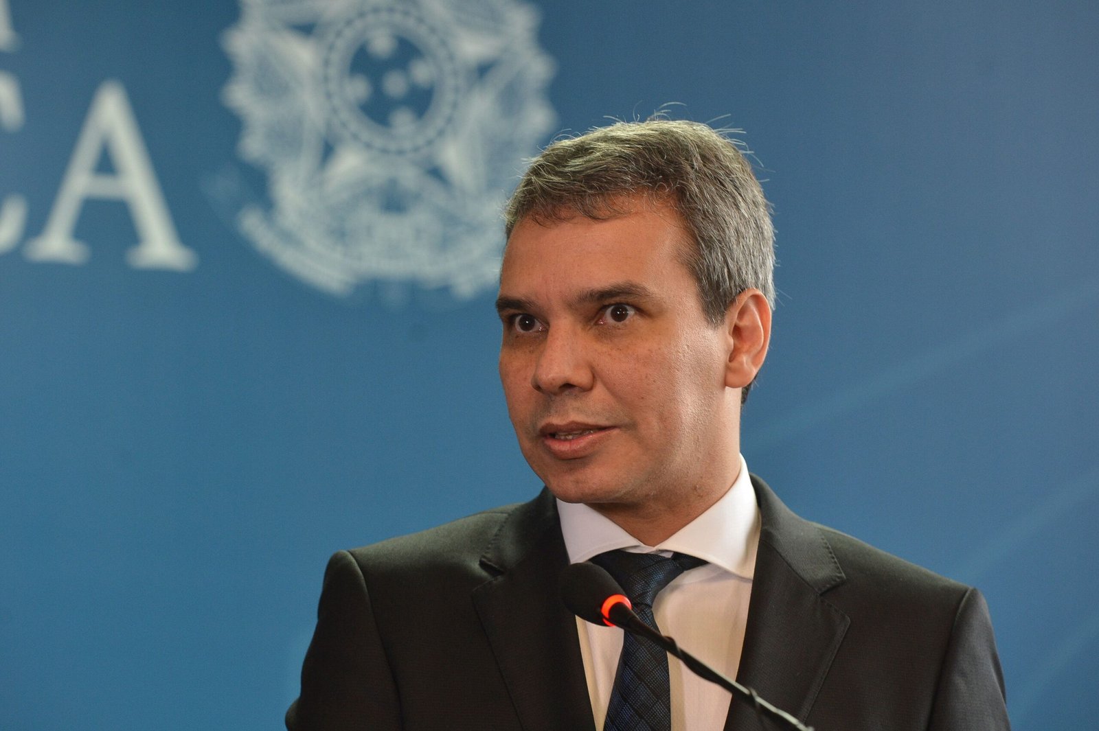 ‘Trabalhar com hipóteses não seria adequado’