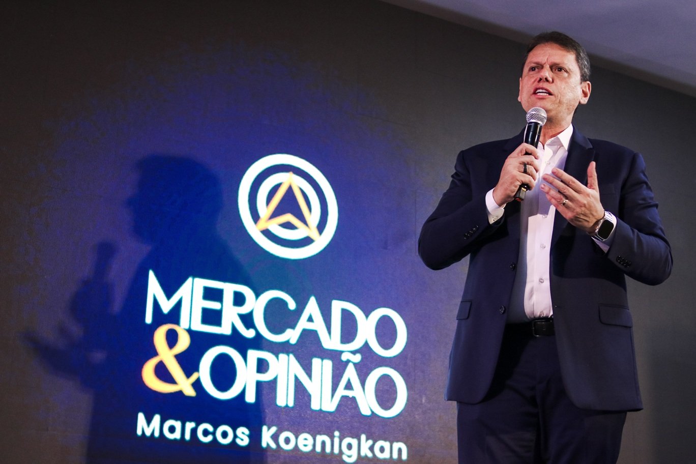 Tarcísio cobra “projeto de país” e questiona agenda do PT
